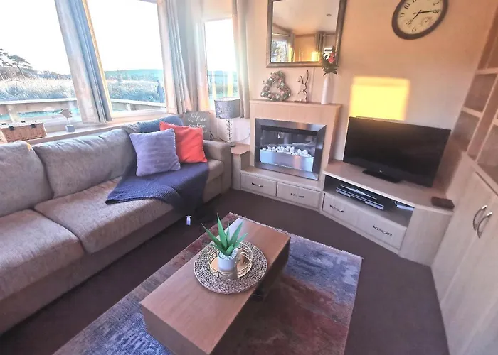 Delightful 3-Bedroom Static Caravan With Lazy Spa And Loch View
