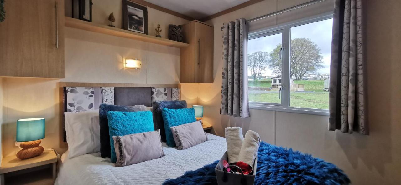 Delightful 3-bedroom Static Caravan With Lazy And Loch View *