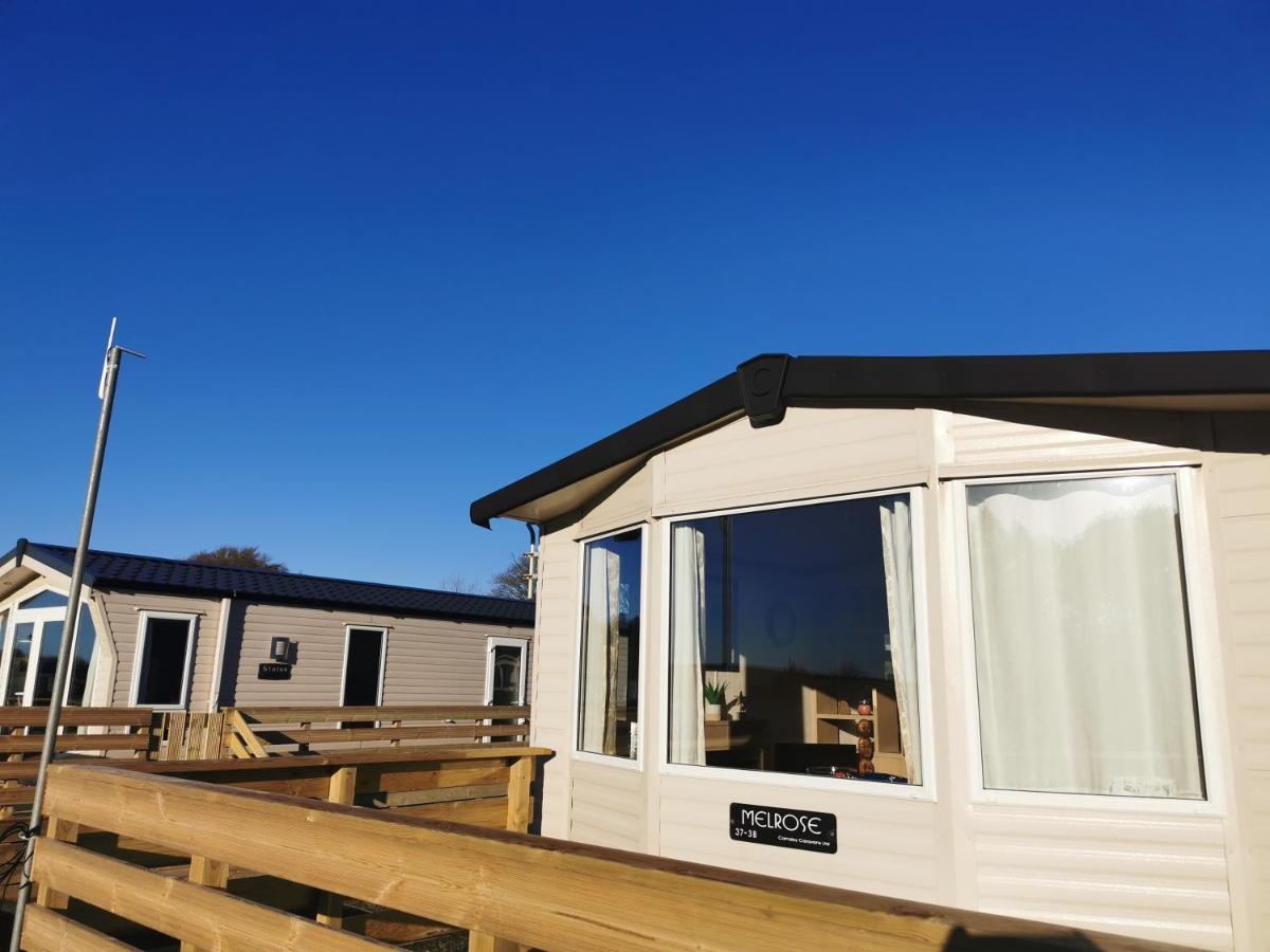 Delightful 3-bedroom Static Caravan With Lazy And Loch View * Balminnoch