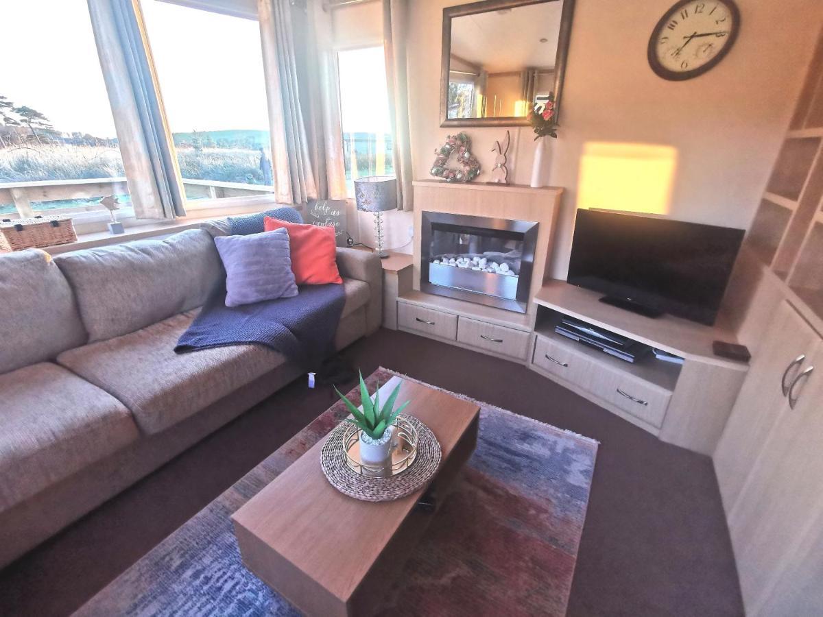 Holiday home Delightful 3-bedroom Static Caravan With Lazy And Loch View Balminnoch
