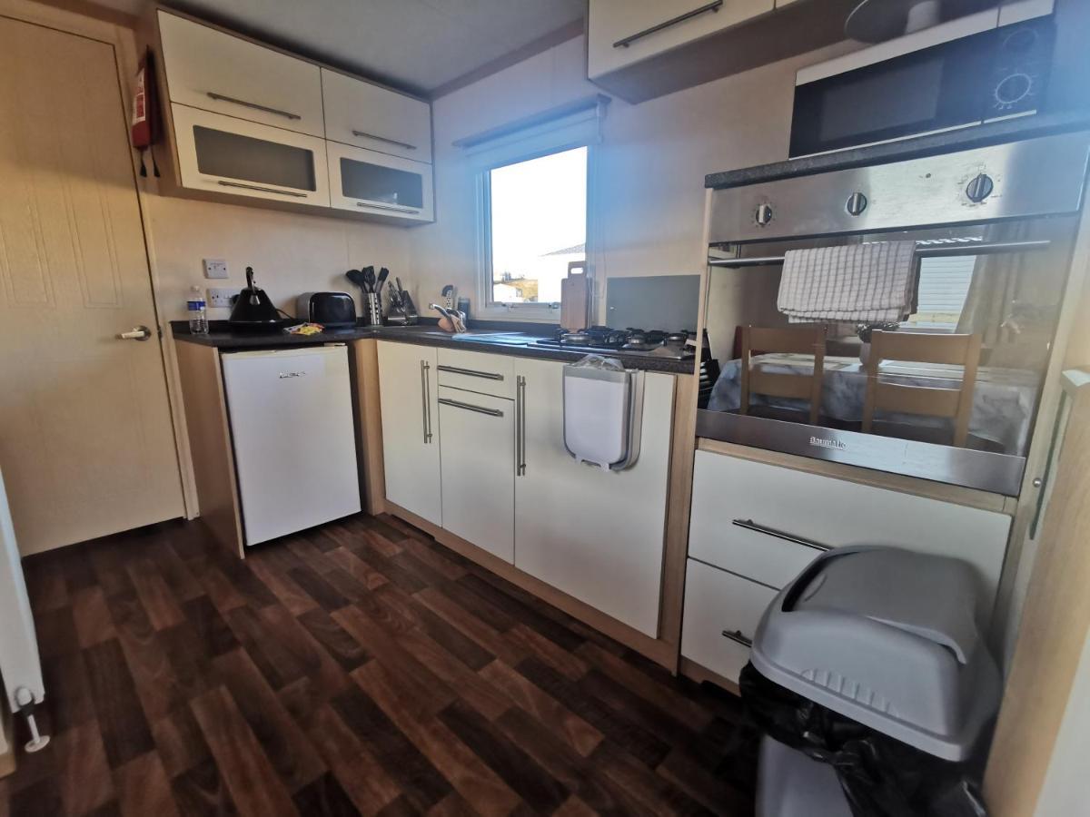 Delightful 3-bedroom Static Caravan With Lazy And Loch View Holiday home
