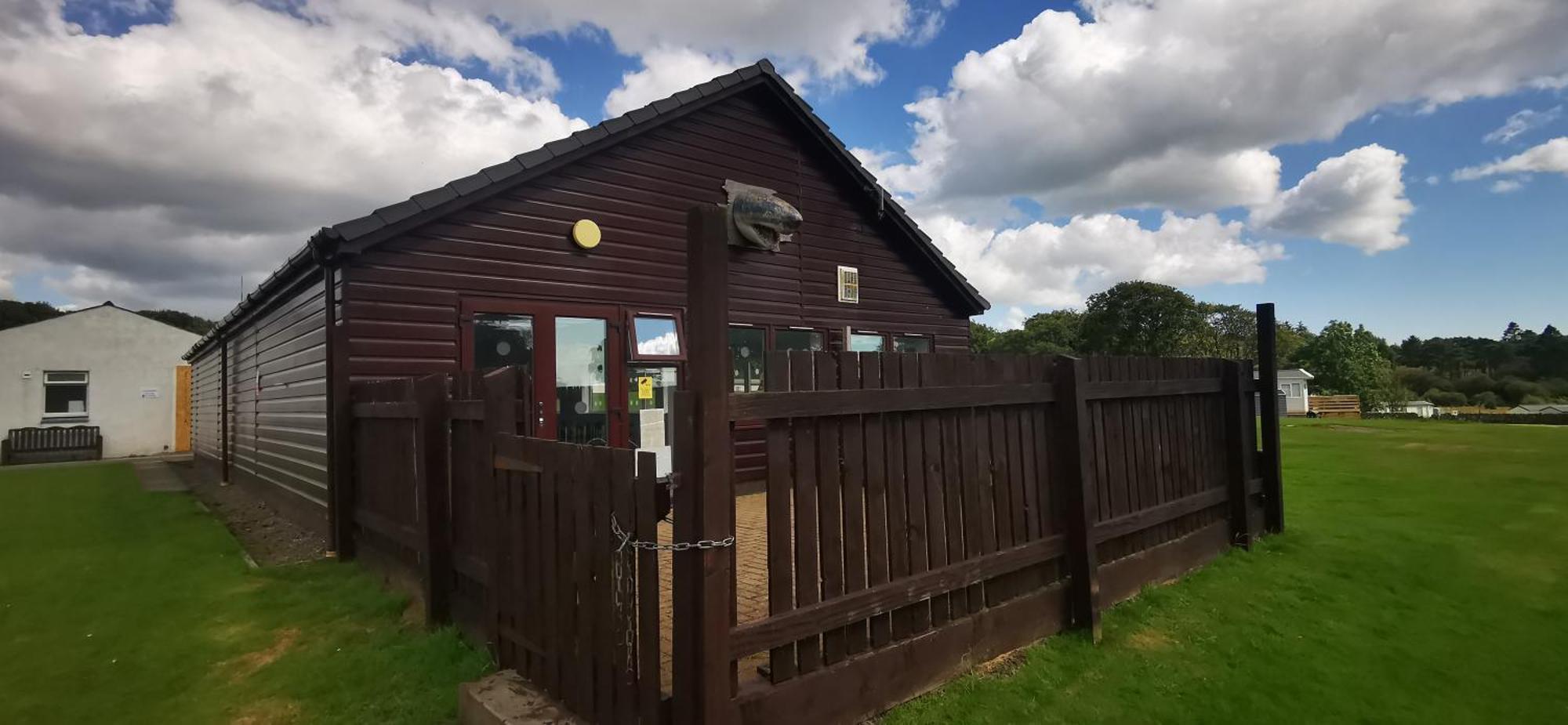 Delightful 3-bedroom Static Caravan With Lazy And Loch View